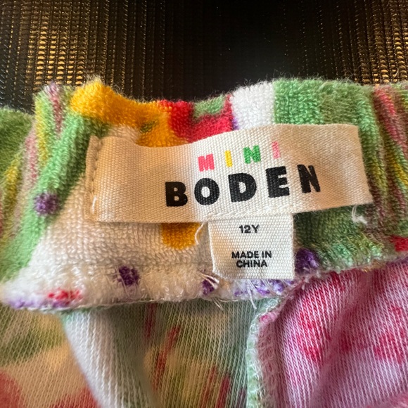 Girls Mini Boden shorts with ruffles - Picture 4 of 4